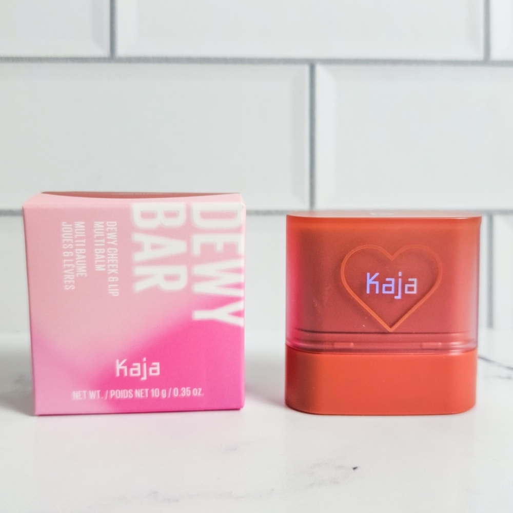 Kaja DEWY BAR Dewy Cheek & Lip Multi Balm - Cranberry Cooler